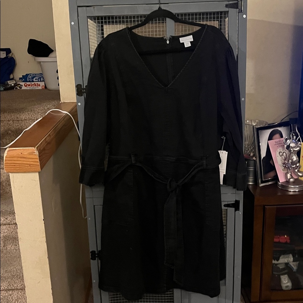 Liz Claiborne Elegant Black Apparel